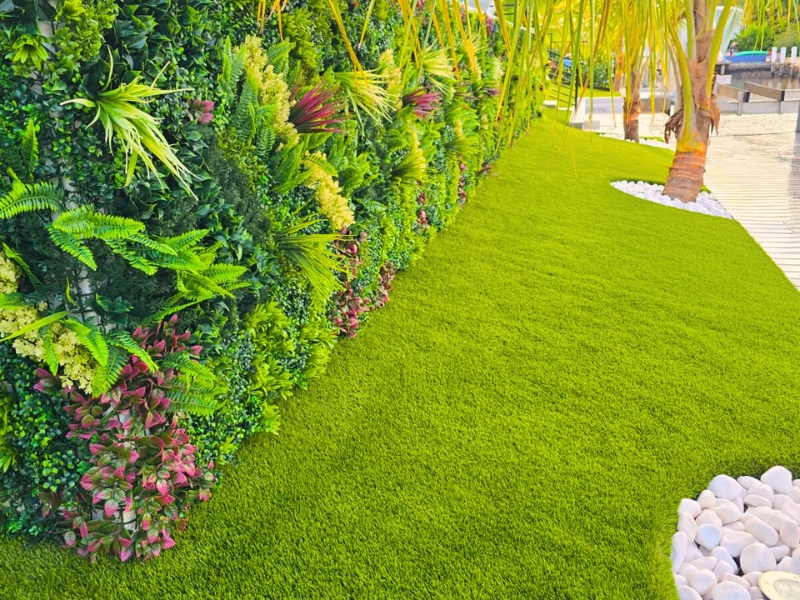 IVY WALLS INSTALLATION